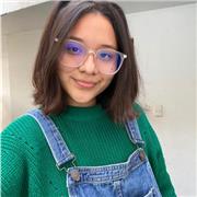 Profesora de español en modalidad de clases online con horarios flexibles